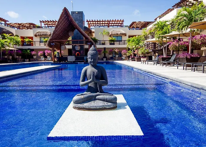Apartahotel Aldea Thai By Blue Oceanfront 4*