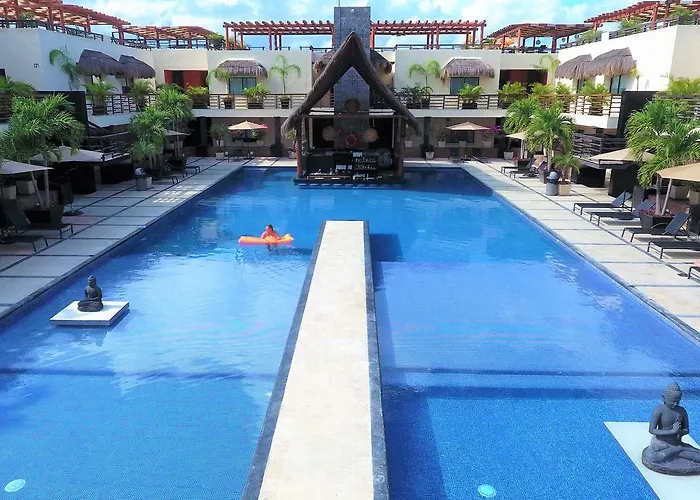 Aldea Thai By Blue Oceanfront Apartahotel 4*