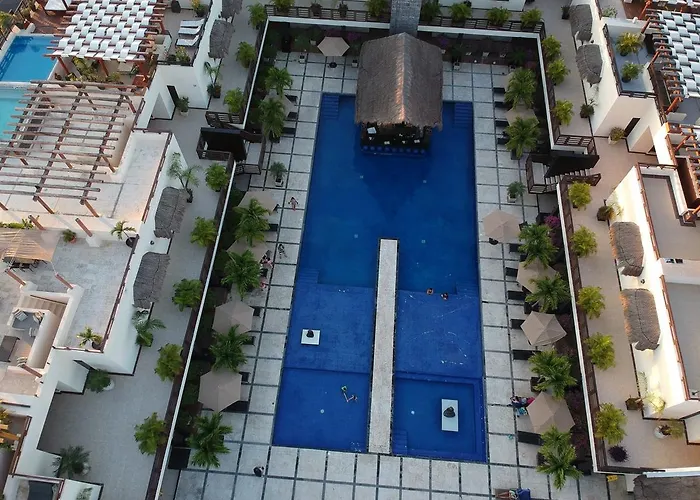 Aldea Thai By Blue Oceanfront 4*