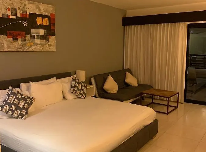 Apartahotel Aldea Thai By Blue Oceanfront 4*