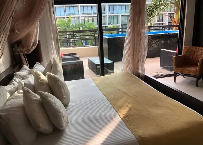 Aparthotel Aldea Thai By Blue Oceanfront 4*
